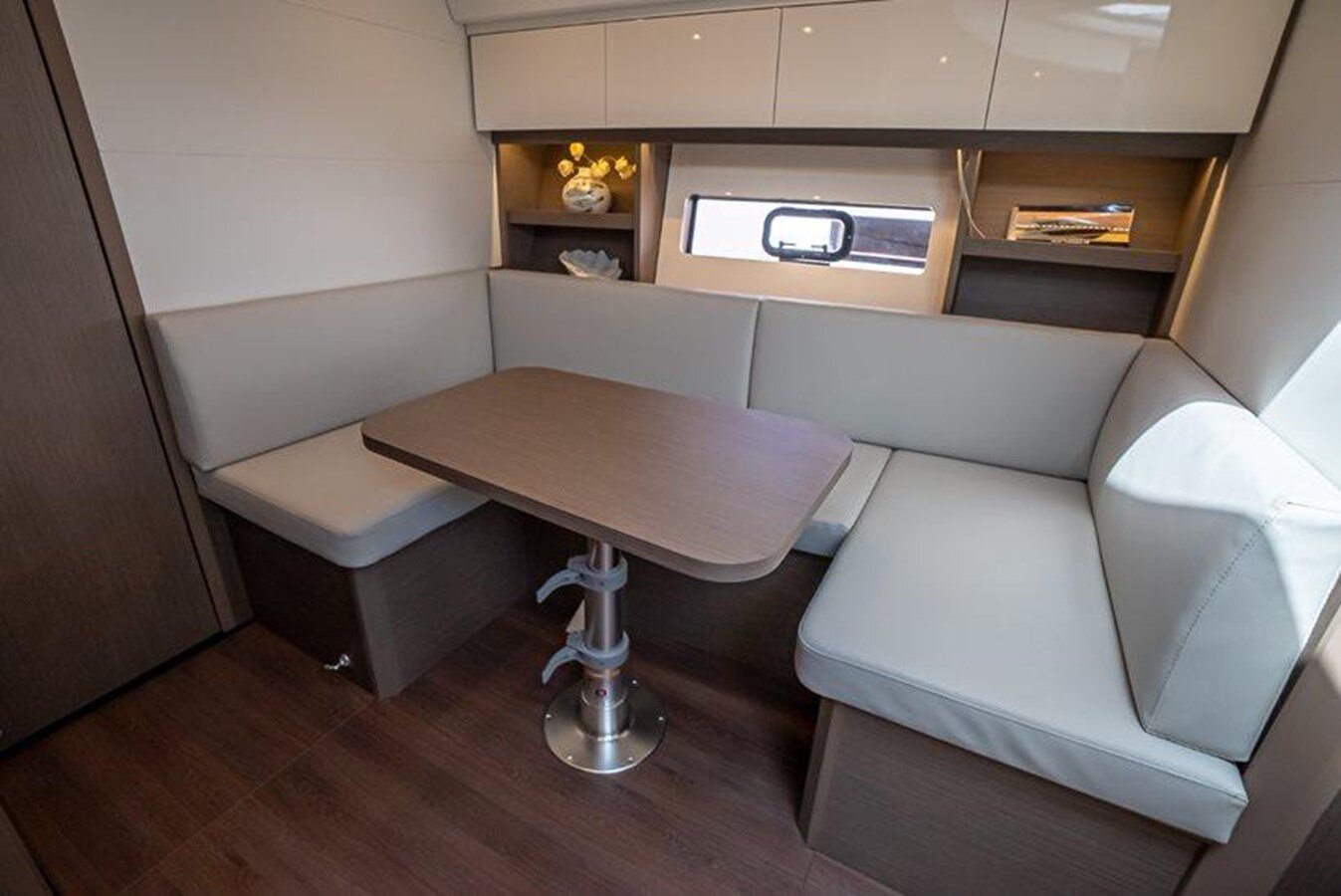 2022-beneteau-45-65fa0b