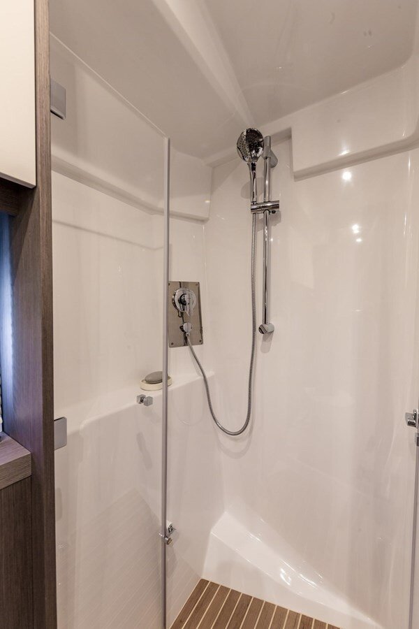 2022-beneteau-45-65fa0b