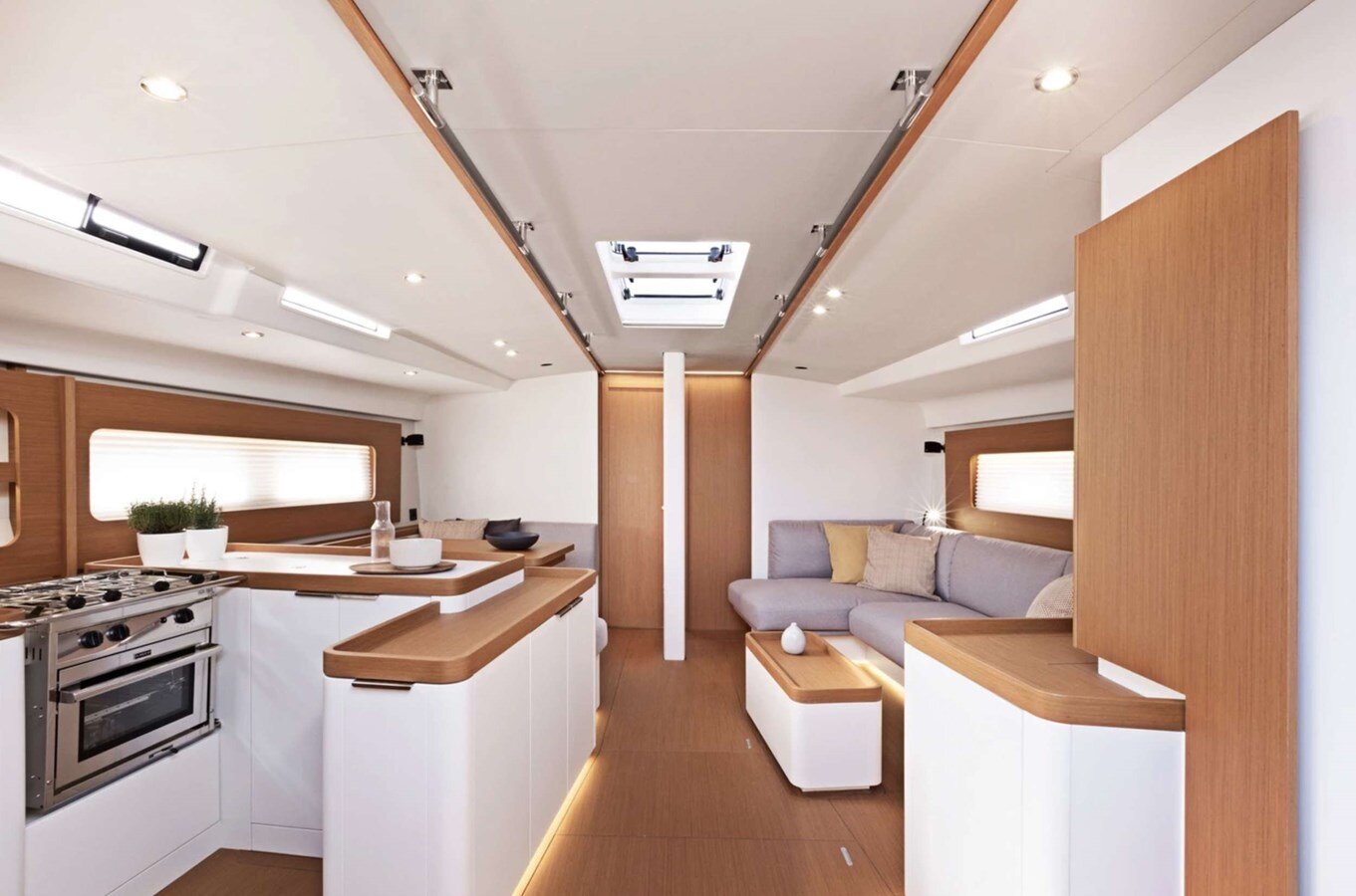 2022 BENETEAU 56'