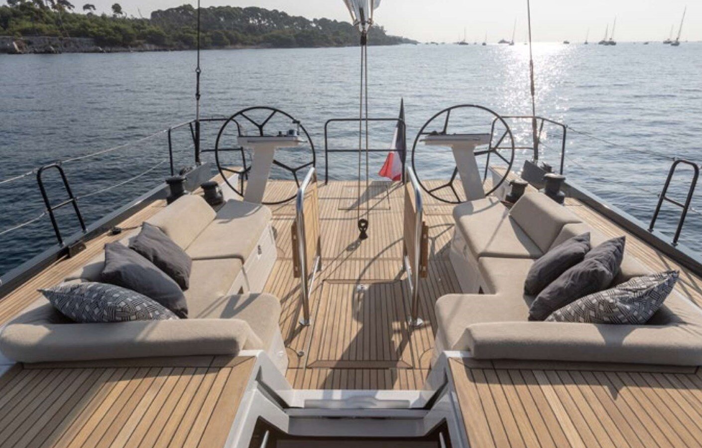 2022 BENETEAU 56'