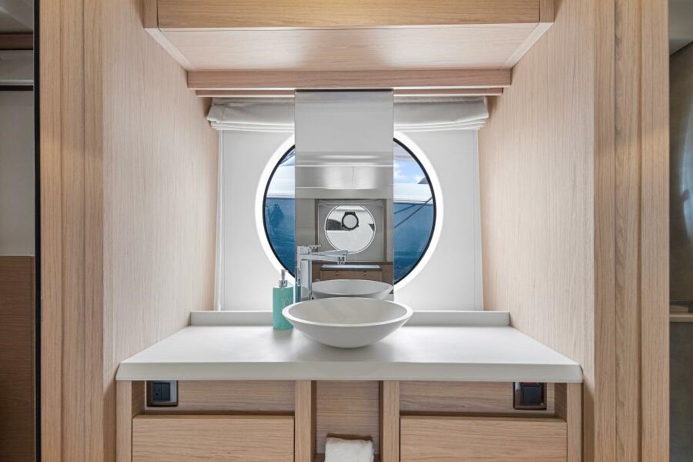 2022-beneteau-60-b4ca87