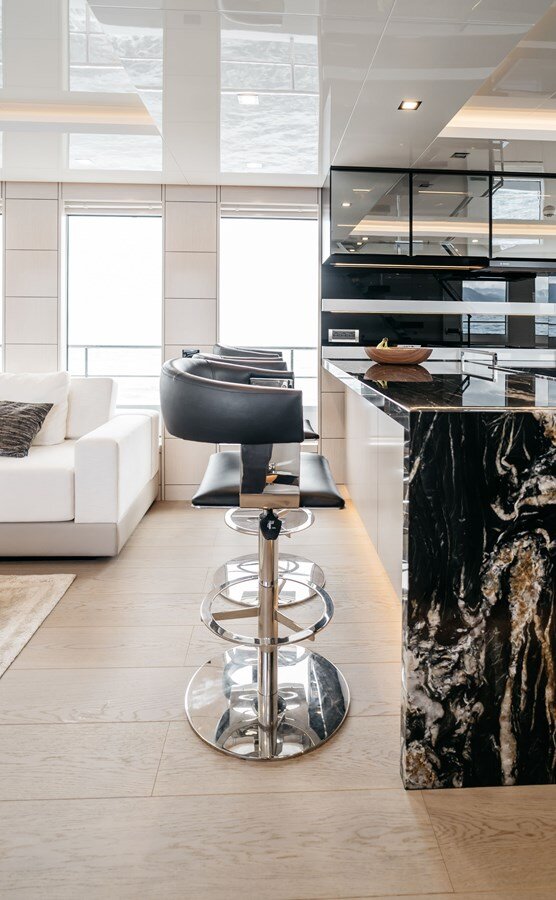 2022-bering-yachts-76-4-63ad7a