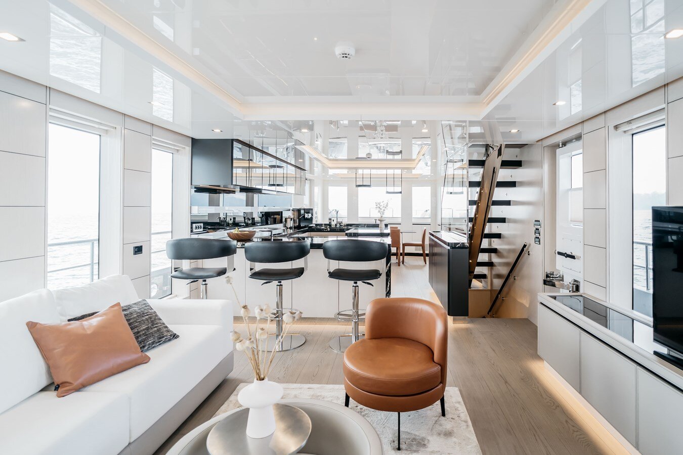 2022-bering-yachts-76-4-63ad7a