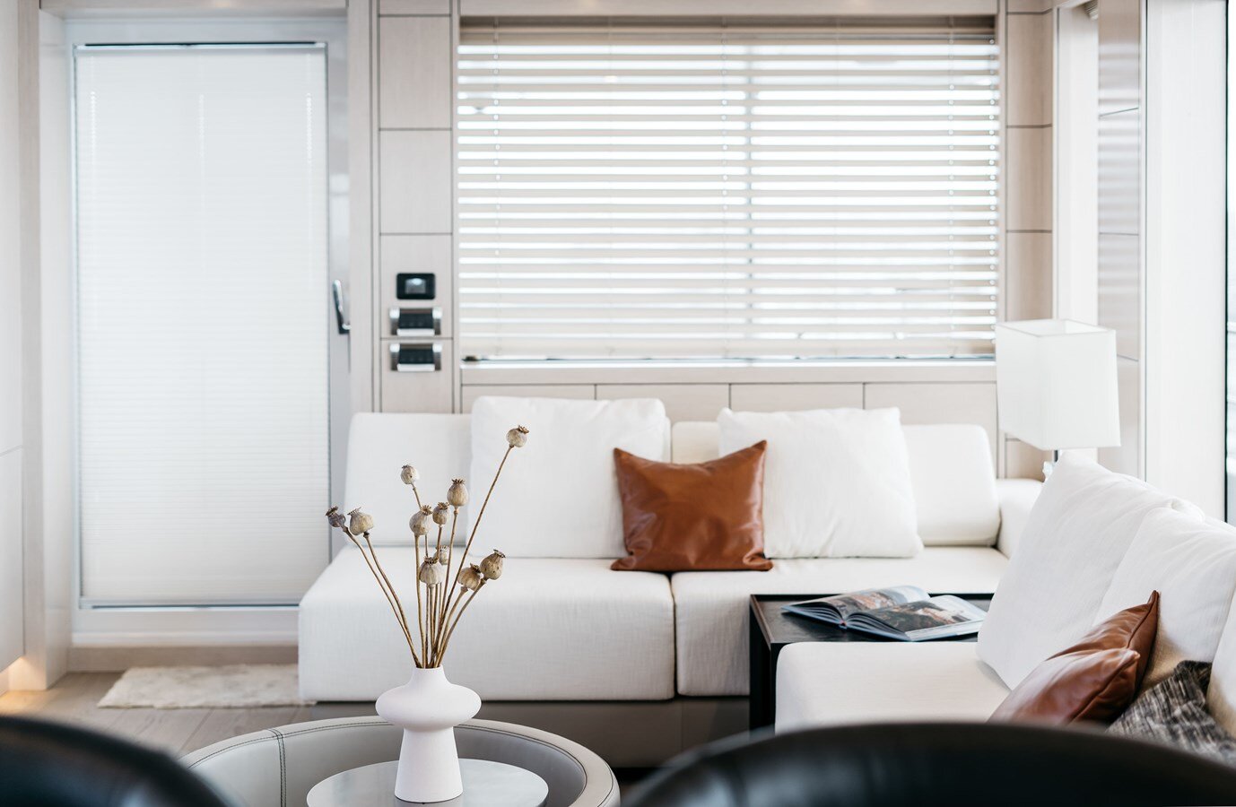 2022-bering-yachts-76-4-63ad7a