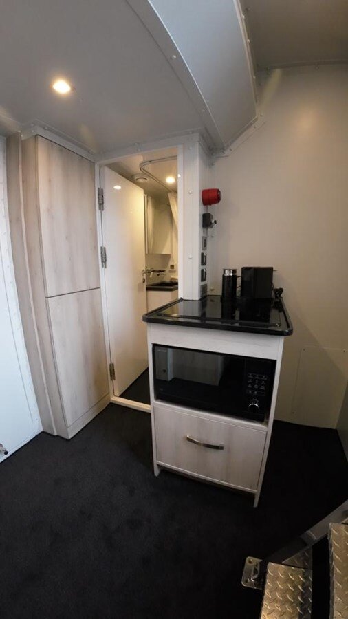 2022-bering-yachts-76-4-63ad7a