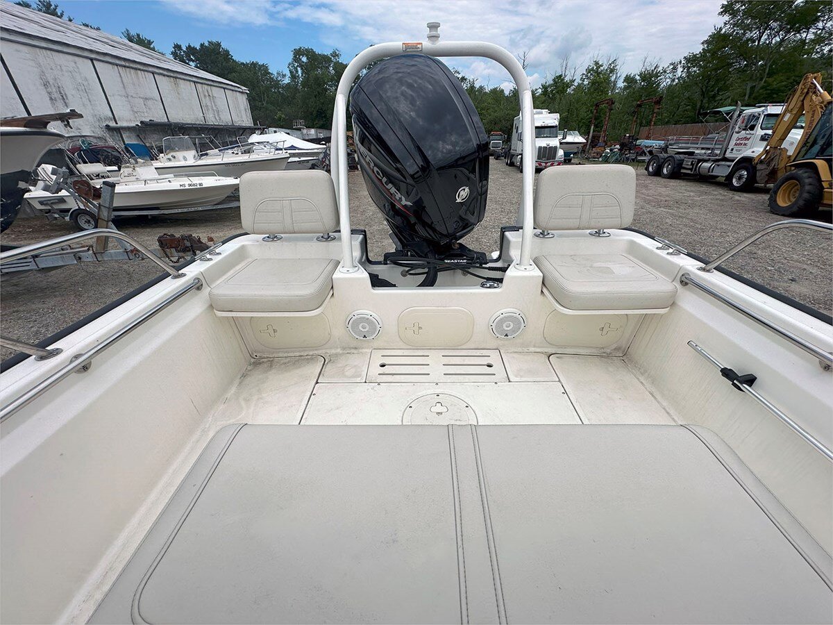 2022-boston-whaler-17-4-8c53c0