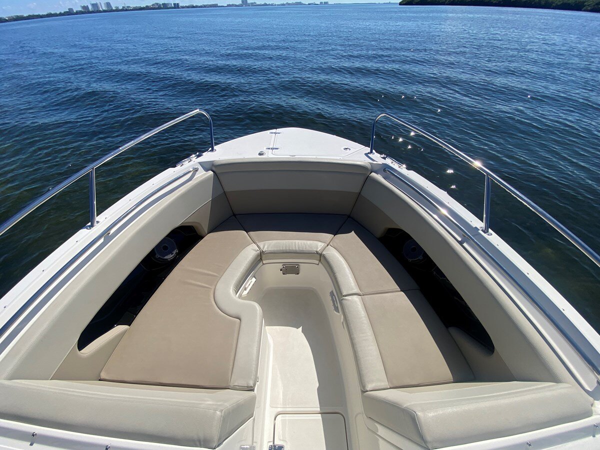 2022-boston-whaler-24-2-9ad01b