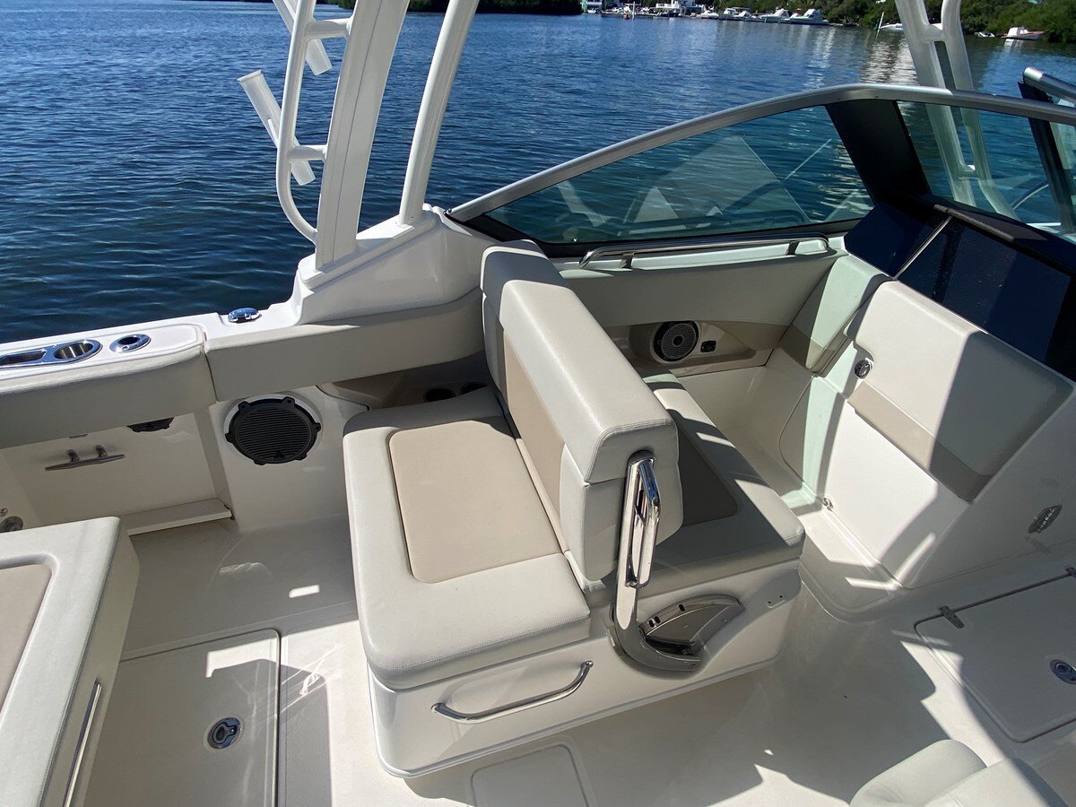 2022-boston-whaler-24-2-9ad01b