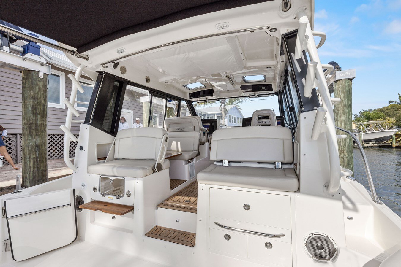 2022-boston-whaler-40-bb8e94