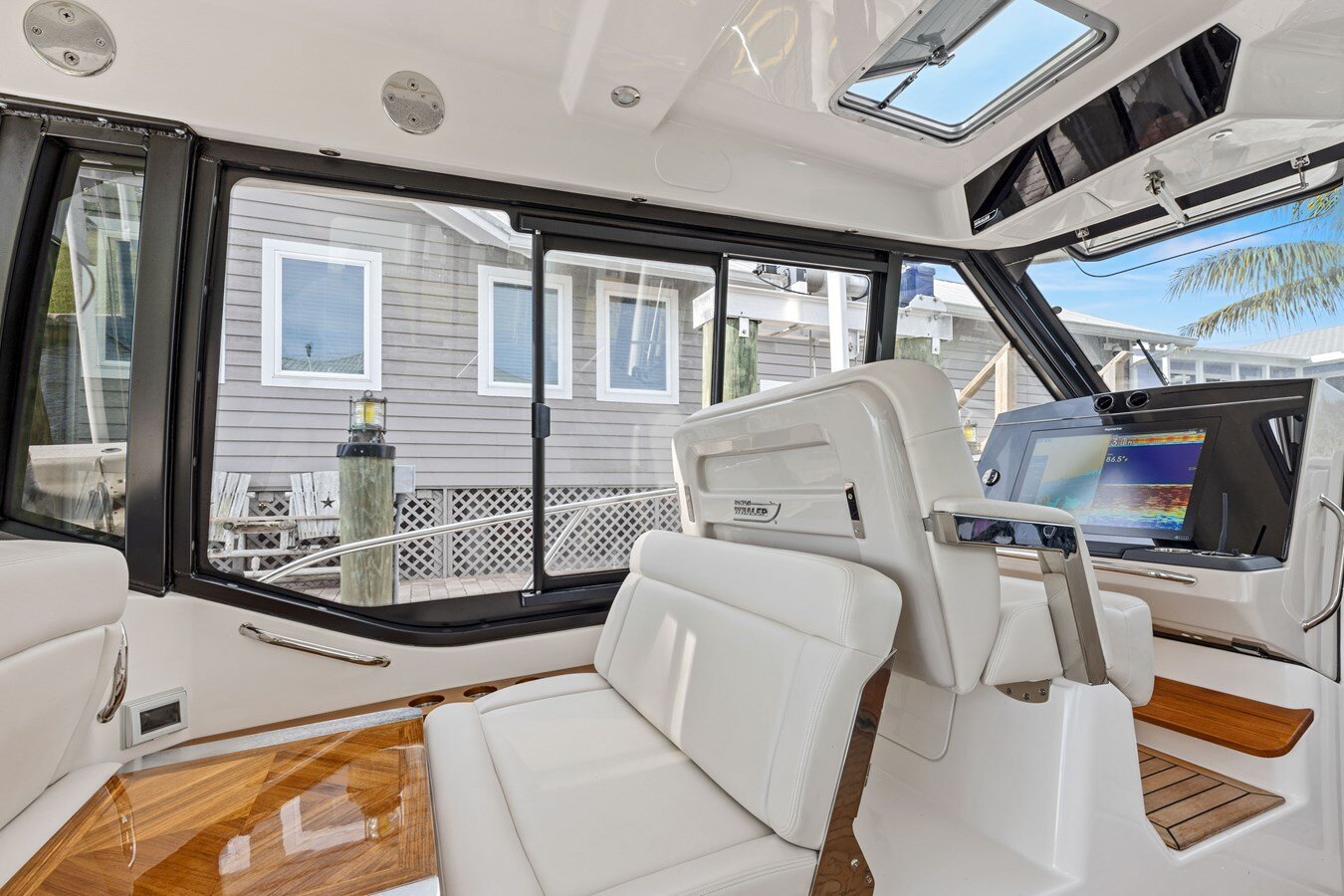 2022-boston-whaler-40-bb8e94