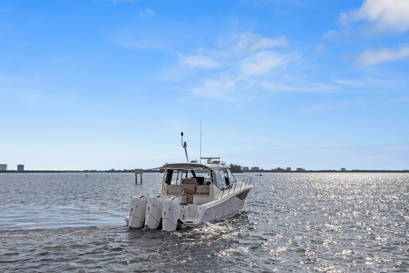 2022-boston-whaler-40-bb8e94