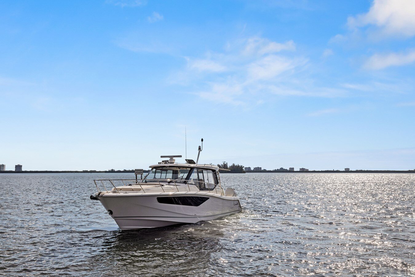 2022-boston-whaler-40-bb8e94