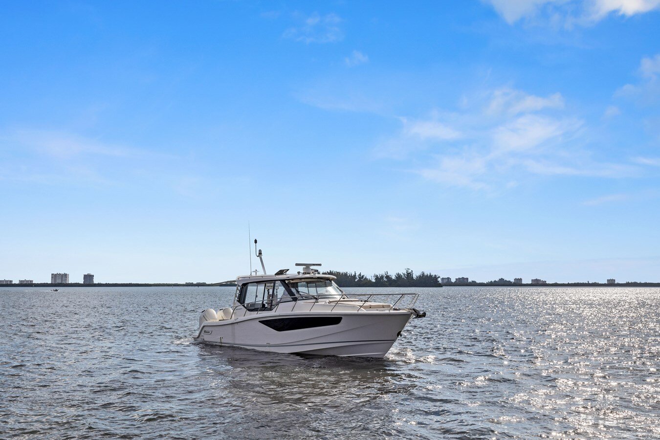 2022-boston-whaler-40-bb8e94