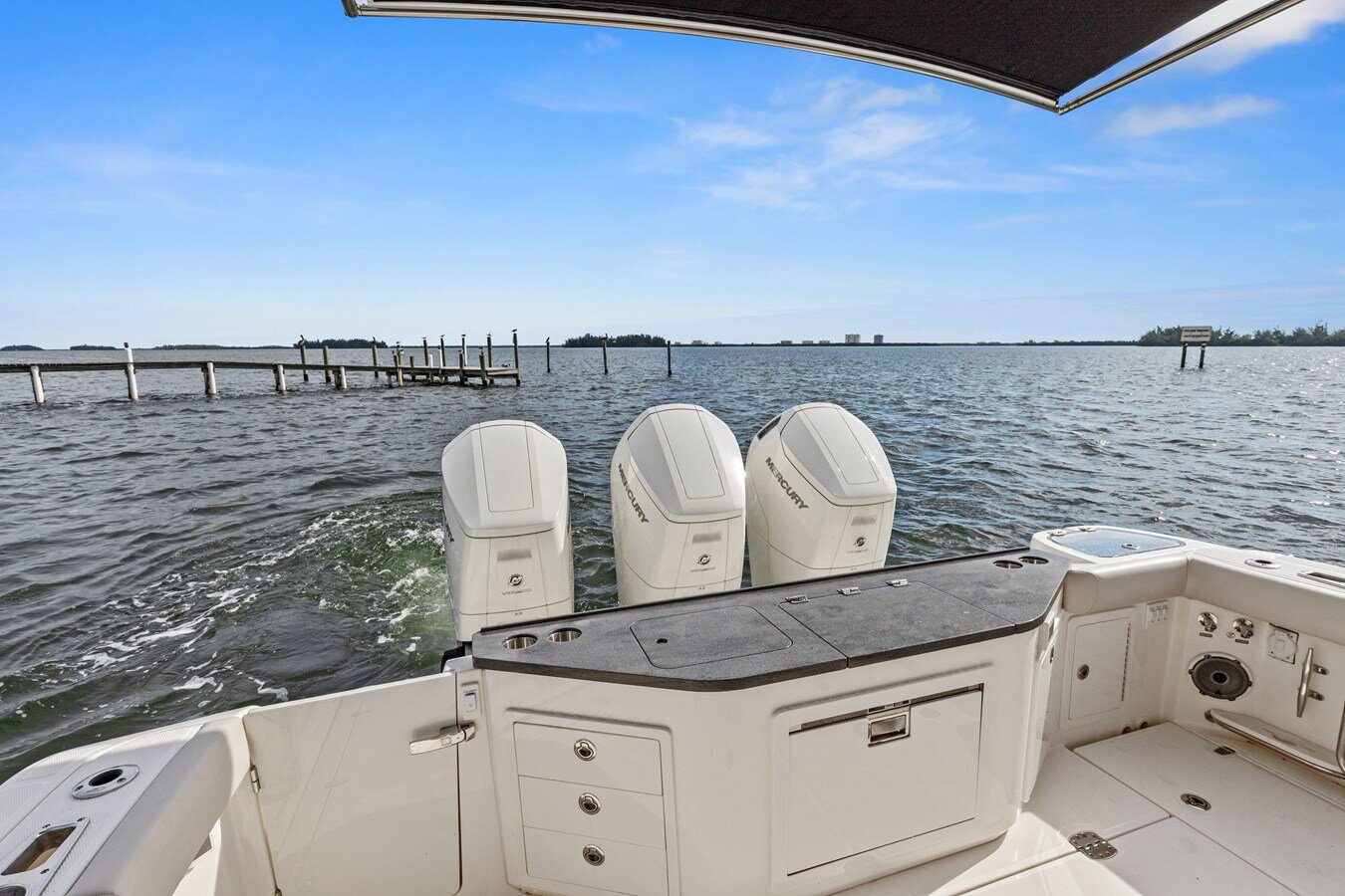 2022-boston-whaler-40-bb8e94