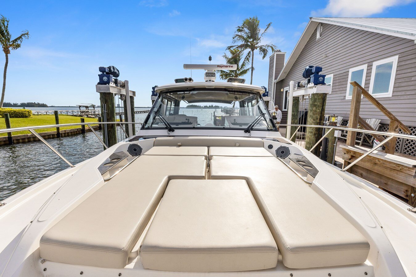 2022-boston-whaler-40-bb8e94