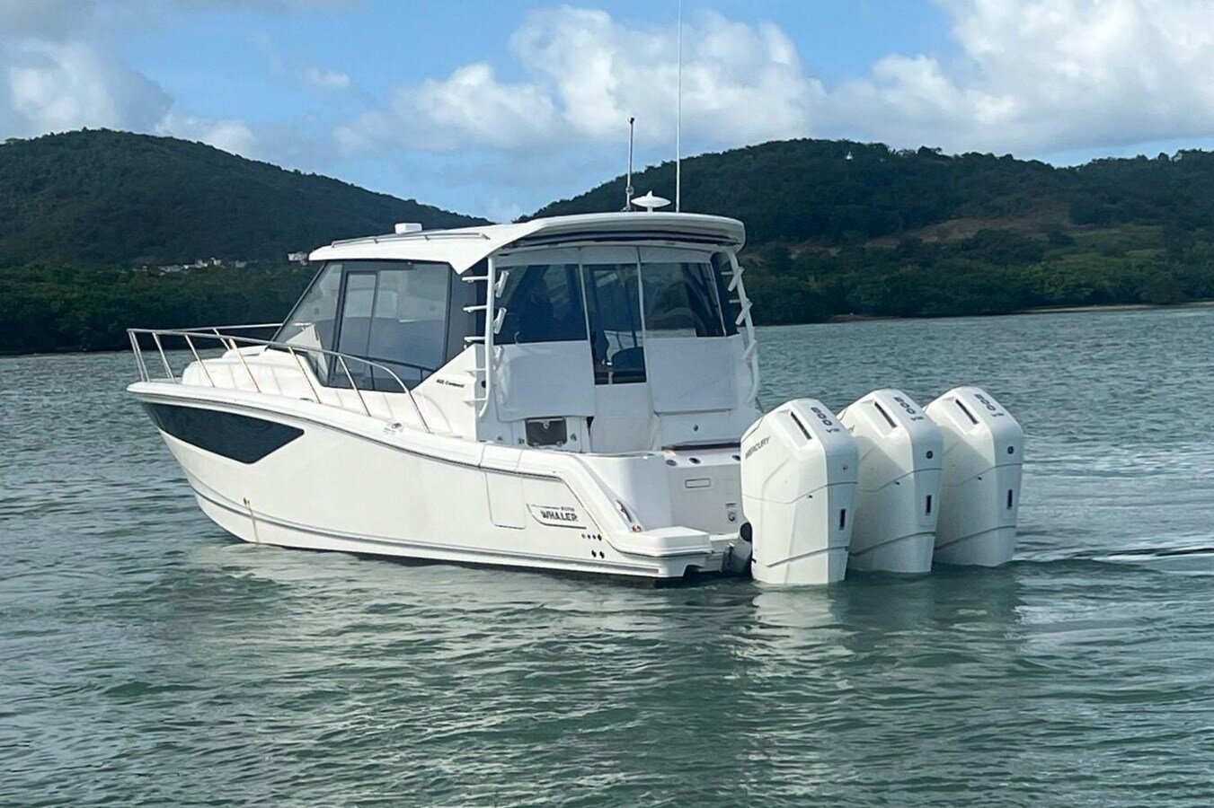 2022-boston-whaler-40-e81bd2