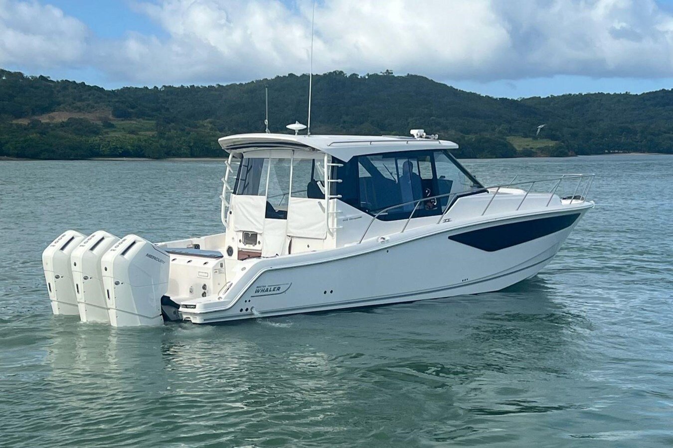 2022-boston-whaler-40-e81bd2