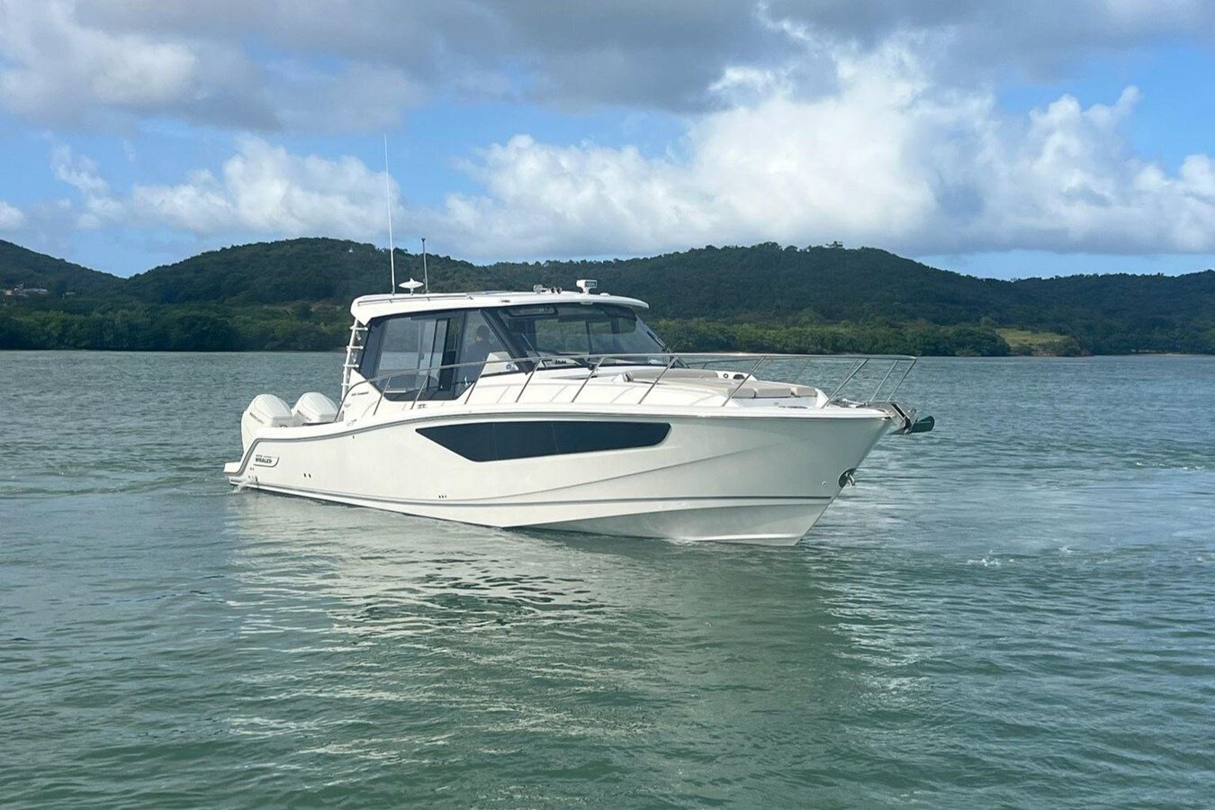 2022-boston-whaler-40-e81bd2