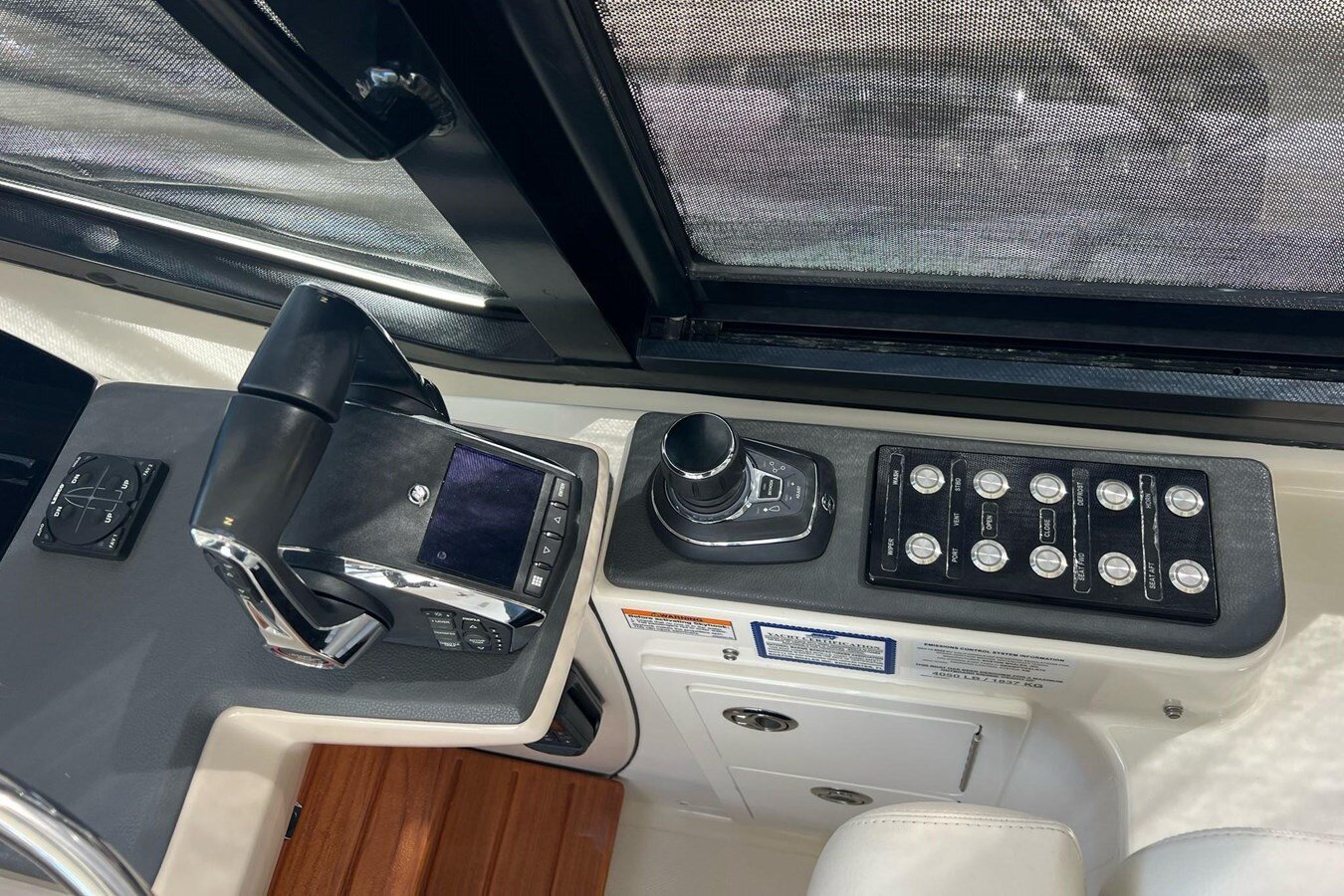 2022-boston-whaler-40-e81bd2