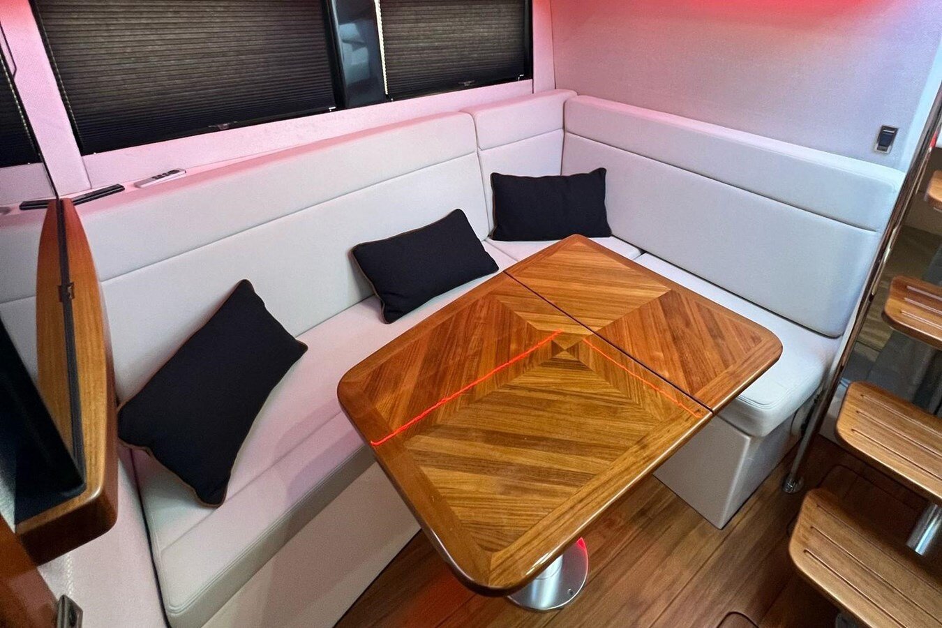 2022-boston-whaler-40-e81bd2