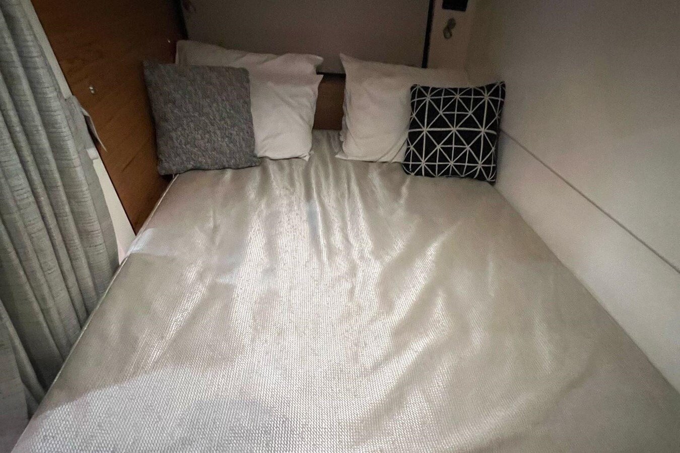 2022-boston-whaler-40-e81bd2