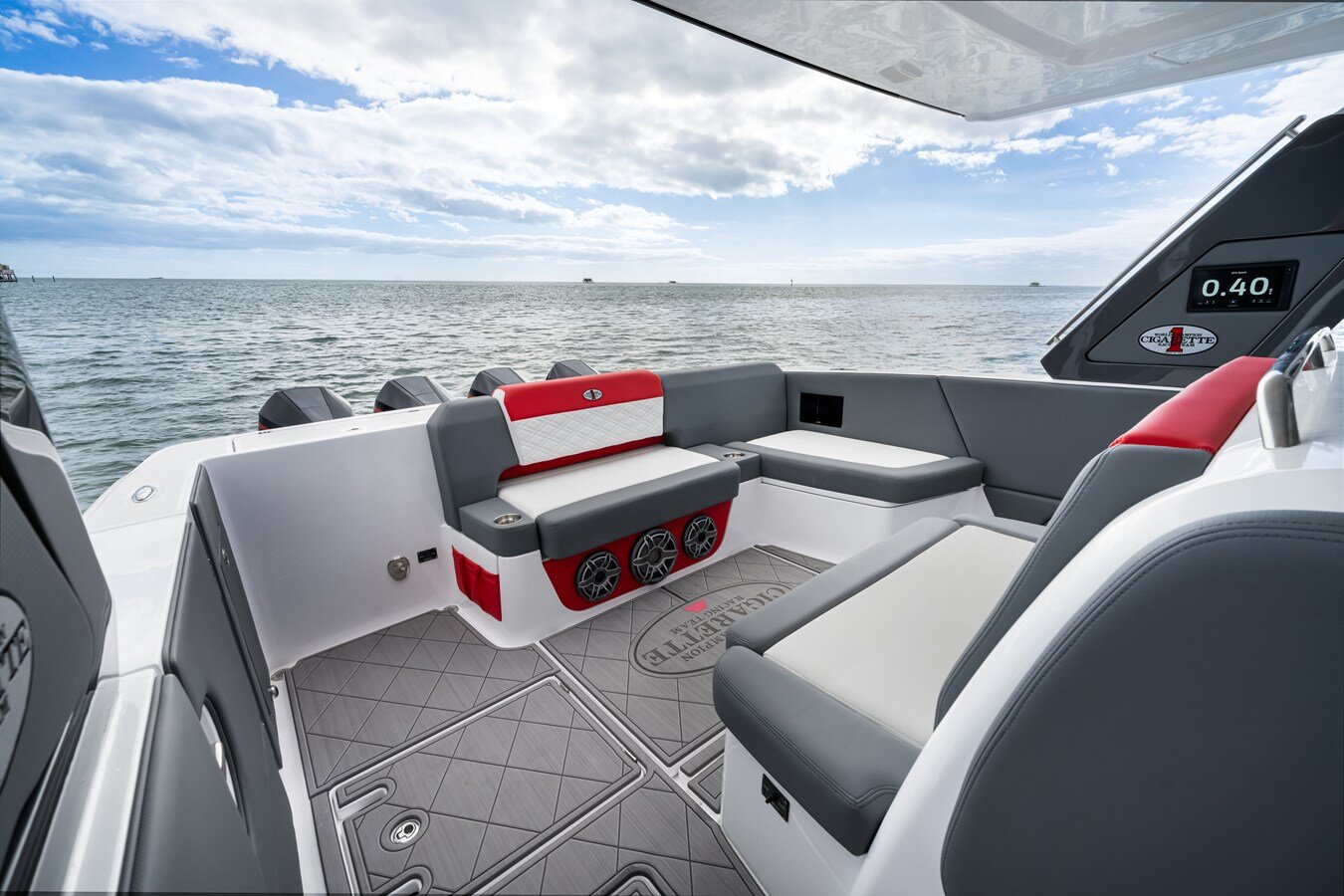 2022-cigarette-42-1-7b6032