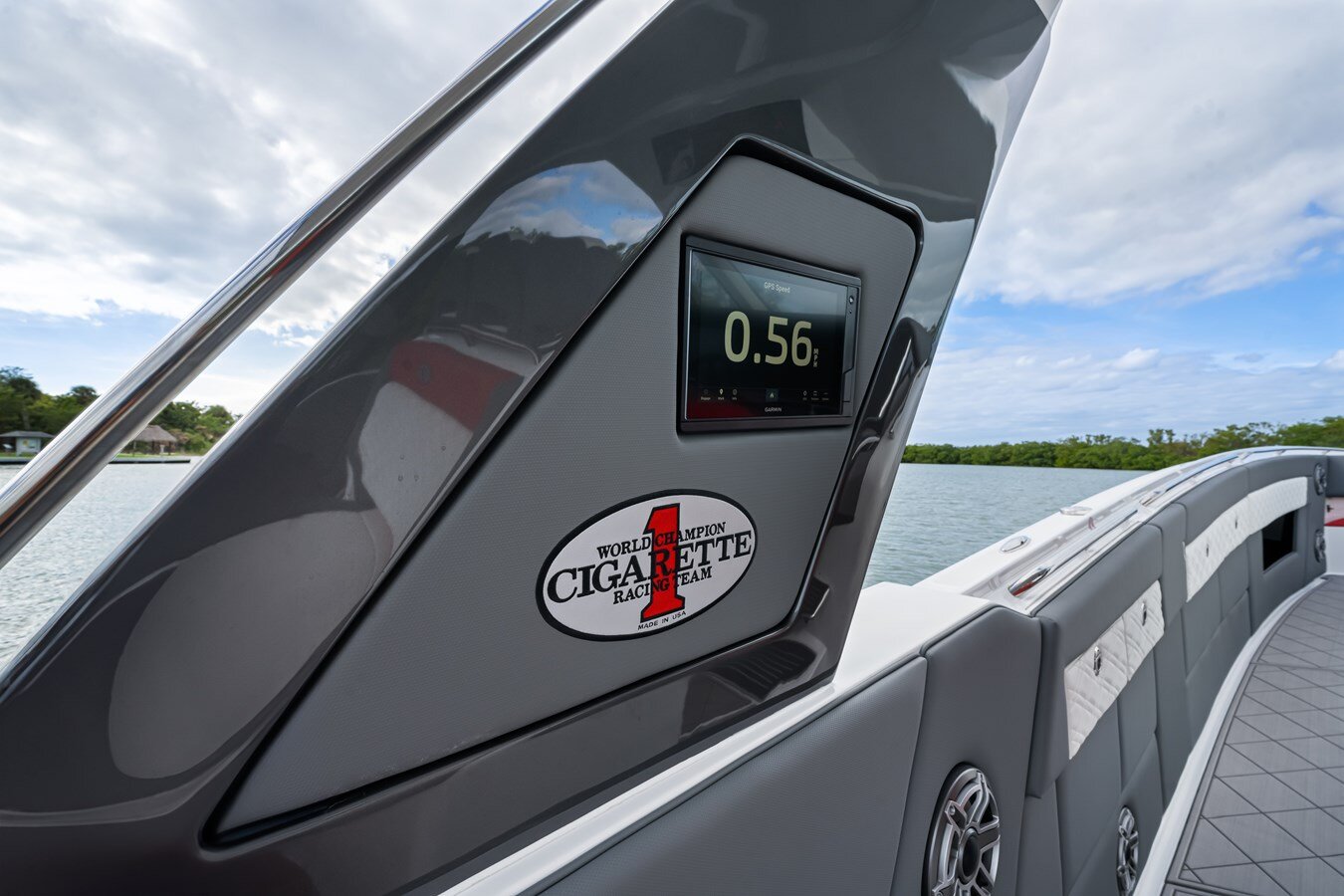 2022-cigarette-42-1-7b6032