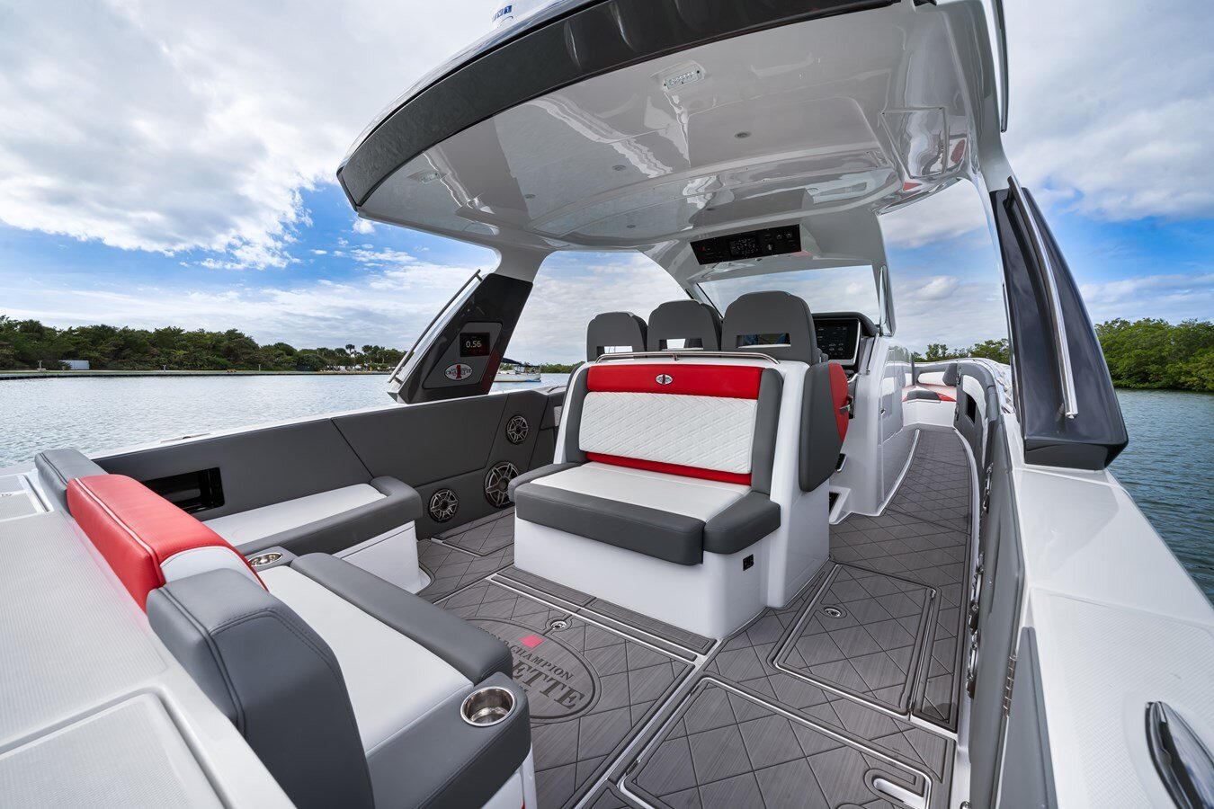 2022-cigarette-42-1-7b6032