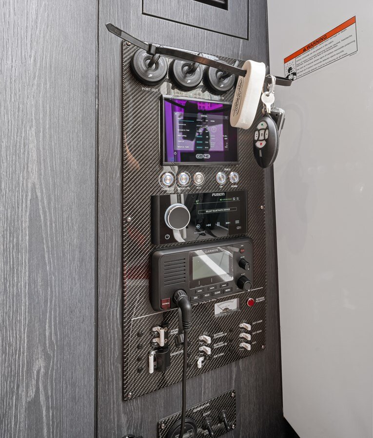 2022-cigarette-42-1-7b6032