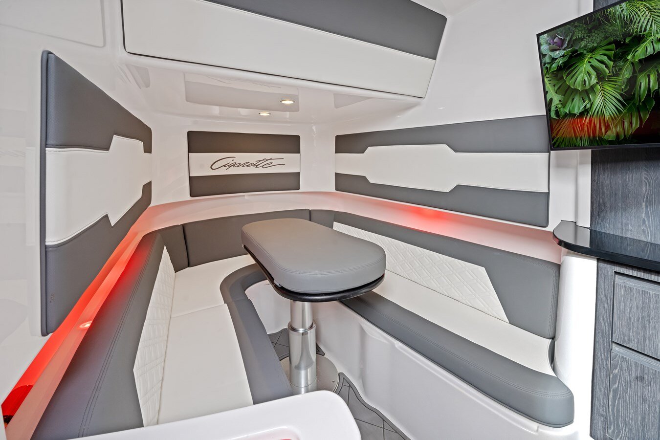 2022-cigarette-42-1-7b6032