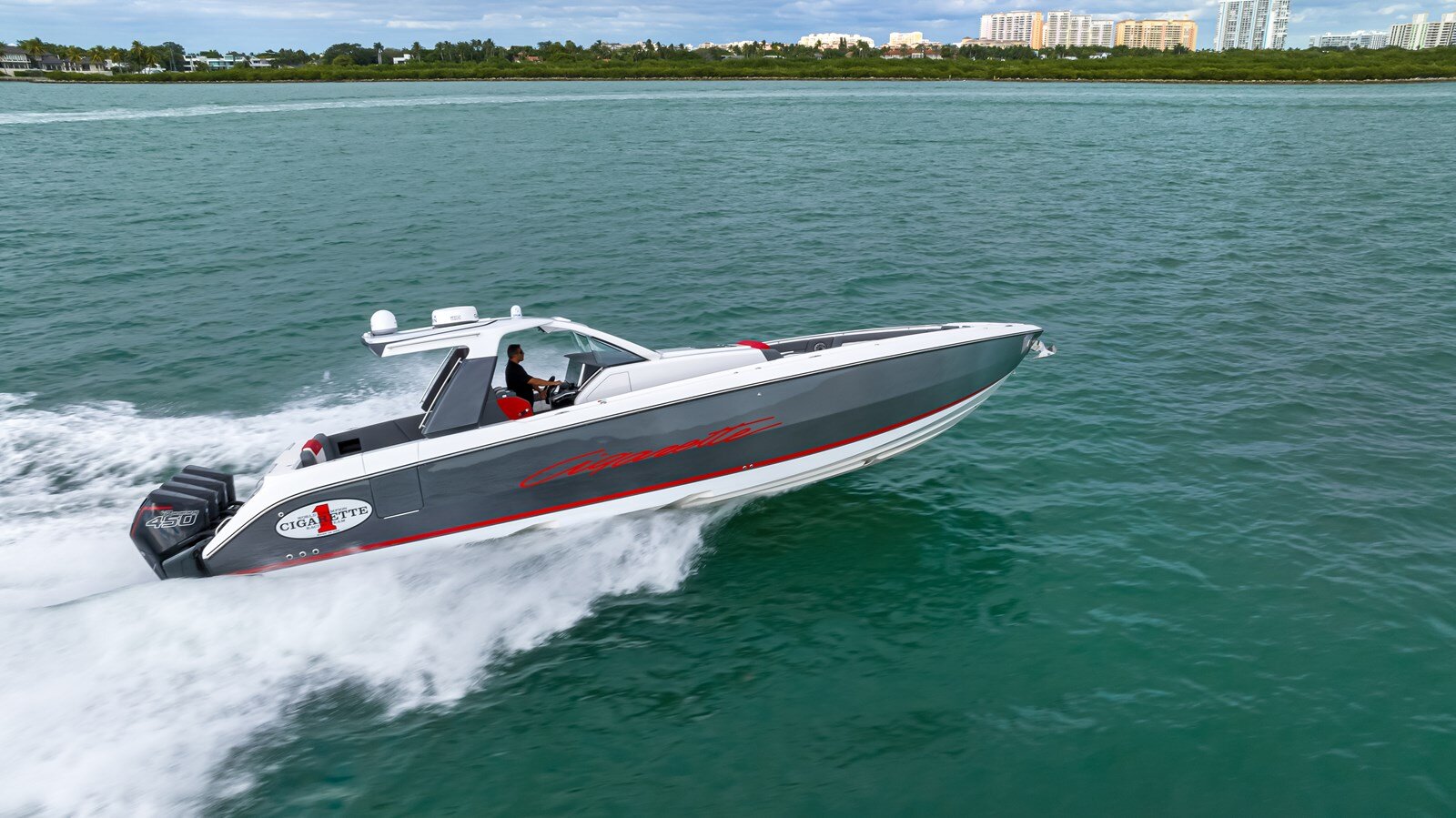 2022-cigarette-42-1-7b6032