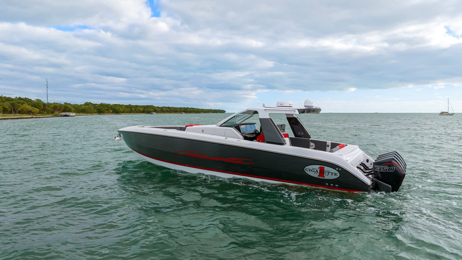 2022-cigarette-42-1-7b6032