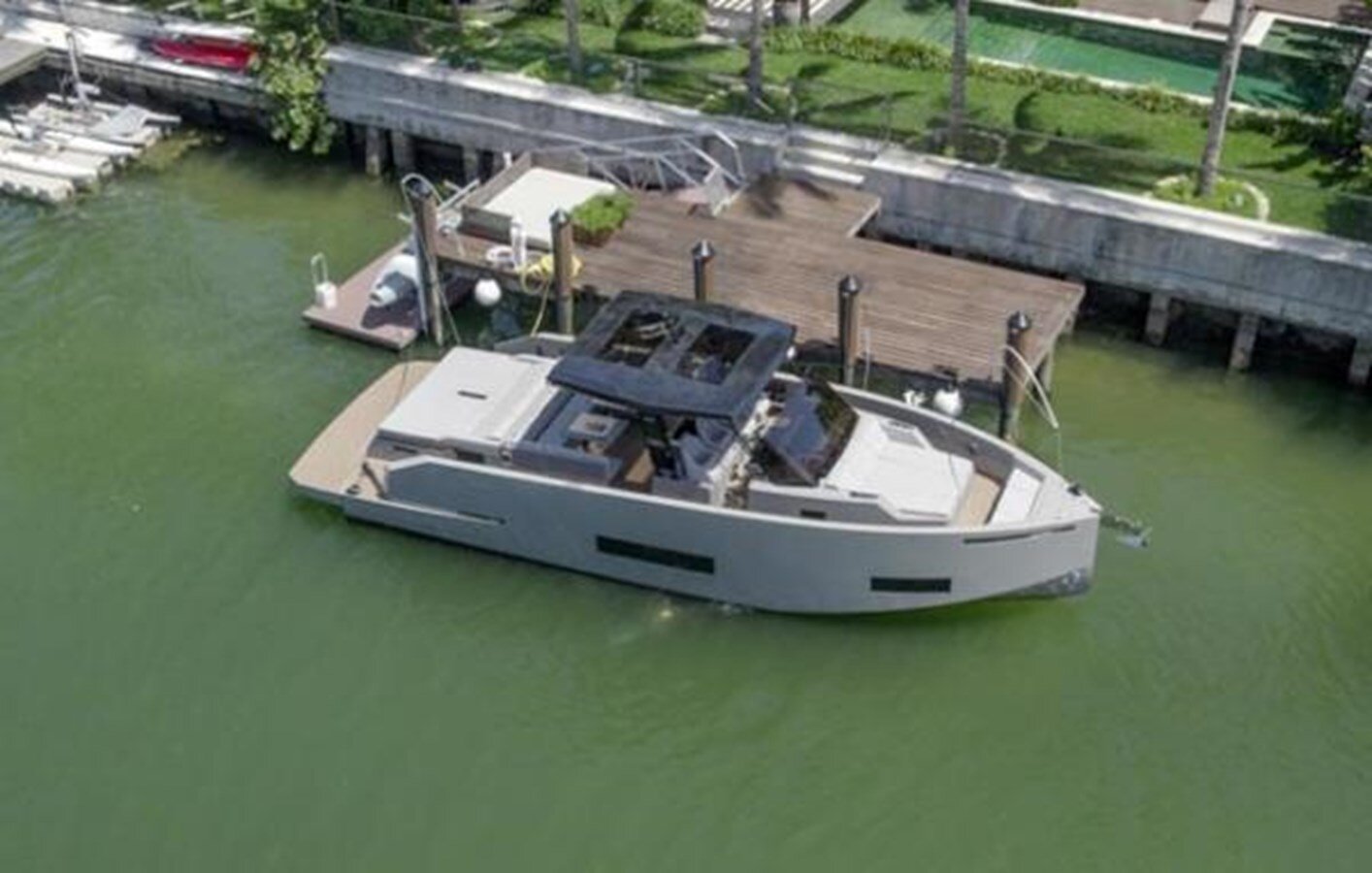 2022-de-antonio-yachts-42-99bc16