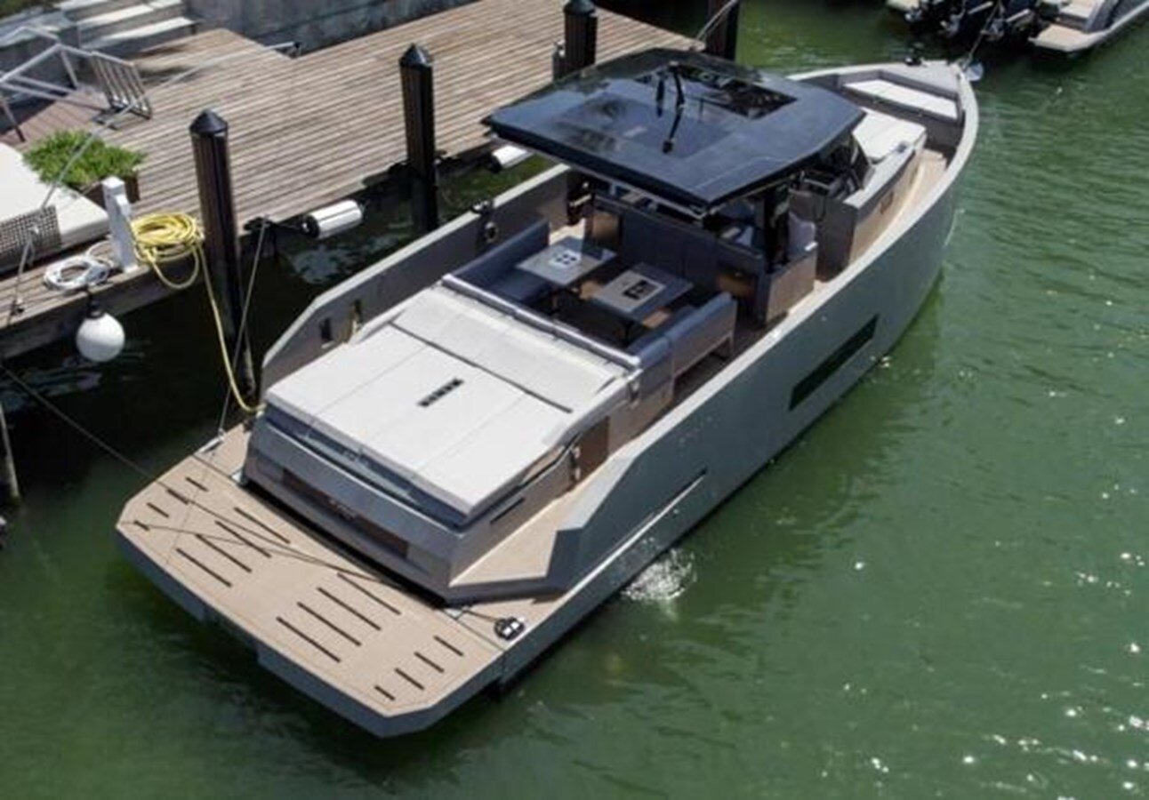 2022-de-antonio-yachts-42-99bc16