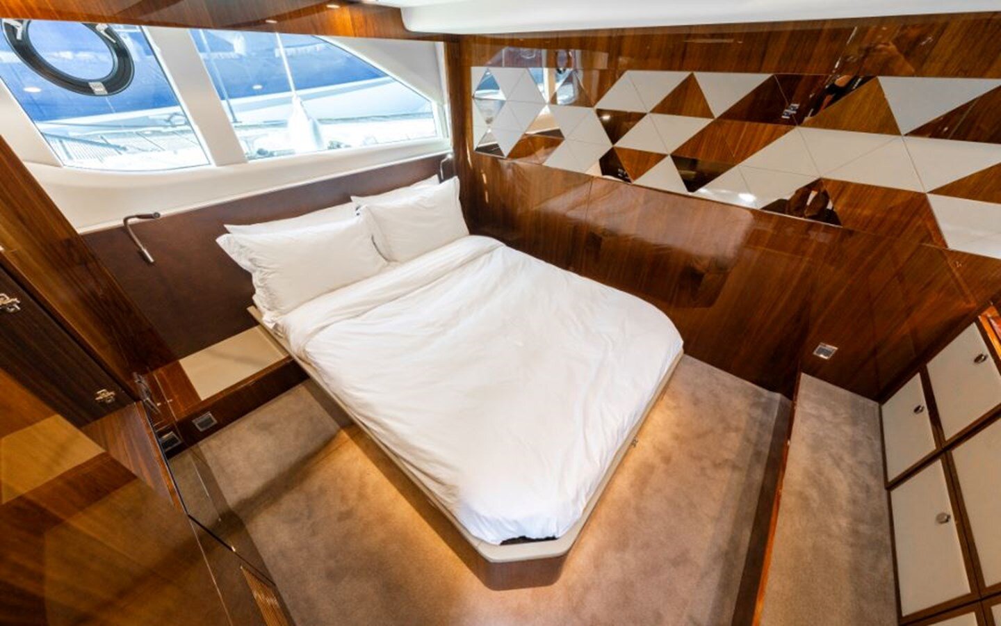 2022-fairline-47-8-442da2