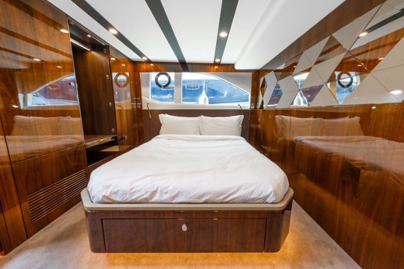 2022-fairline-47-8-442da2