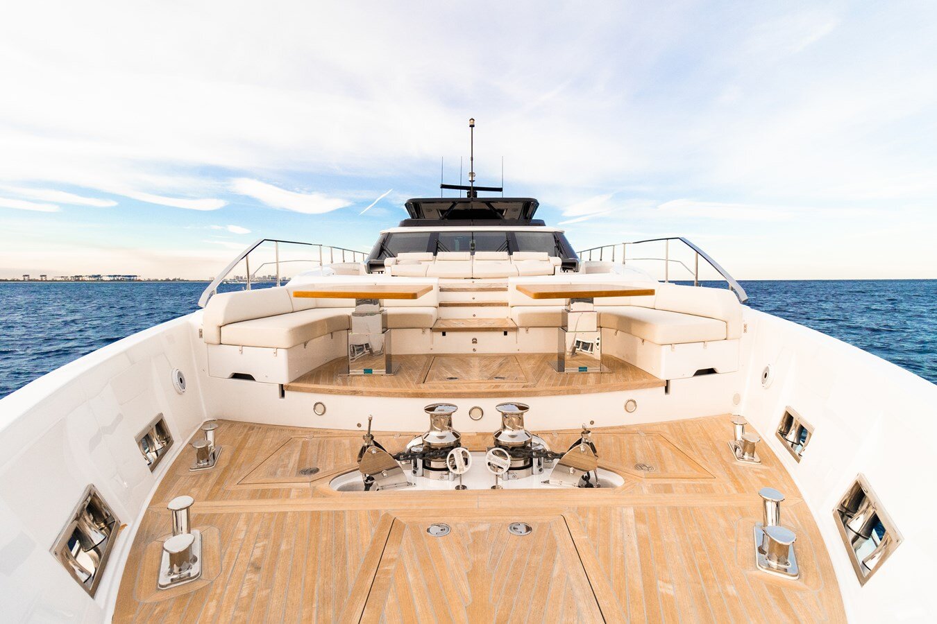 2022 FERRETTI YACHTS 100'