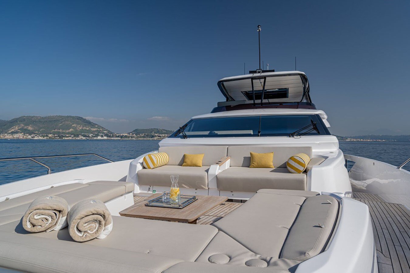 2022 FERRETTI YACHTS 88' 6