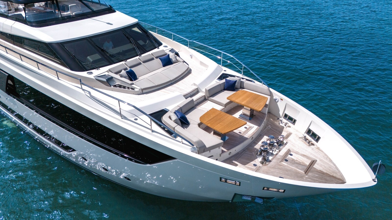 2022-ferretti-yachts-98-10-ca1a51