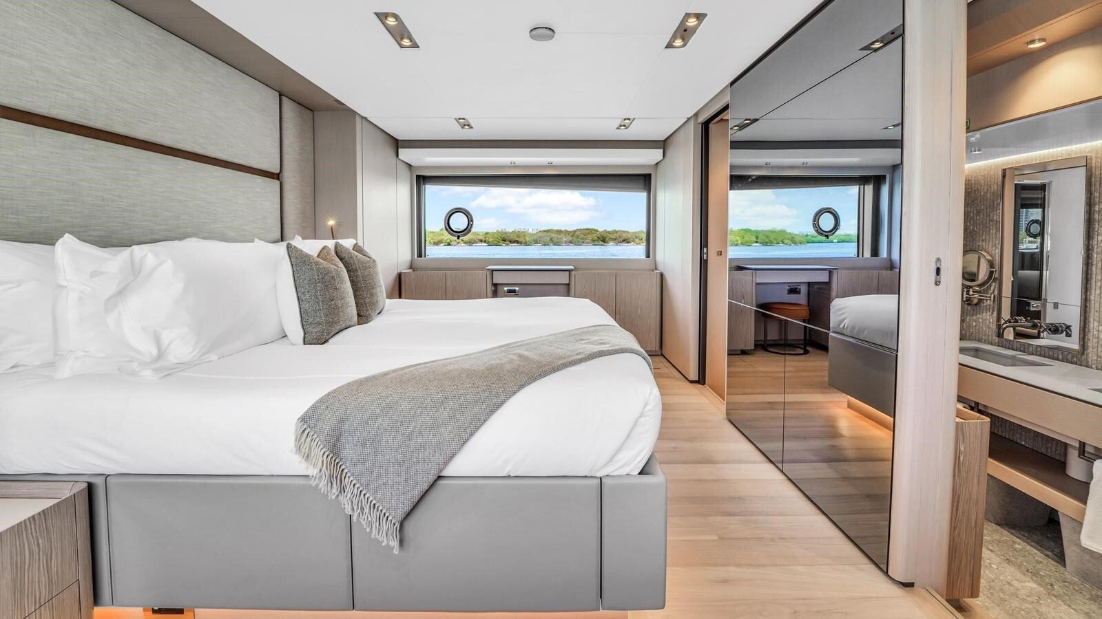 2022-ferretti-yachts-98-10-ca1a51