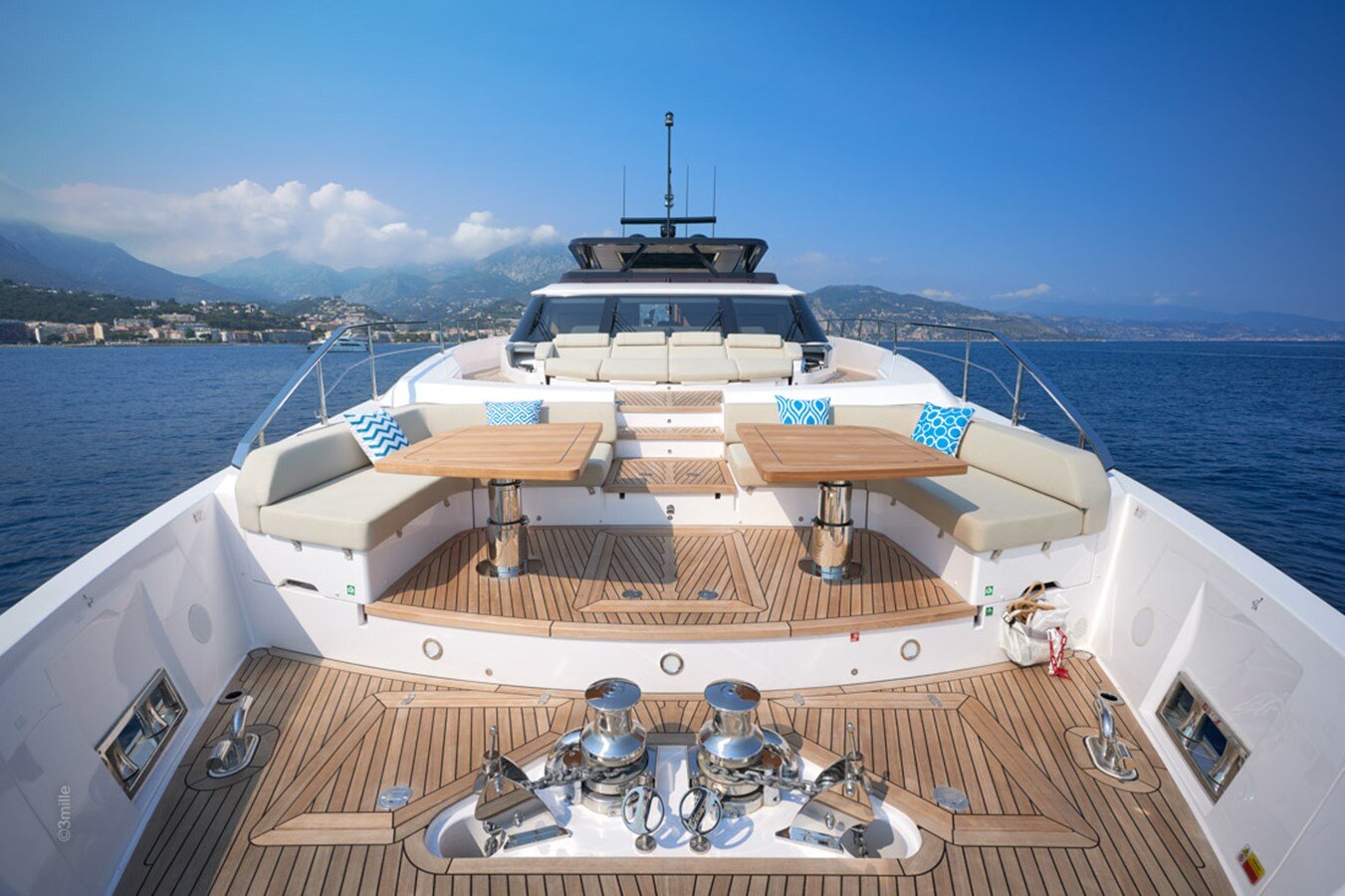 2022-ferretti-yachts-98-9-931d15