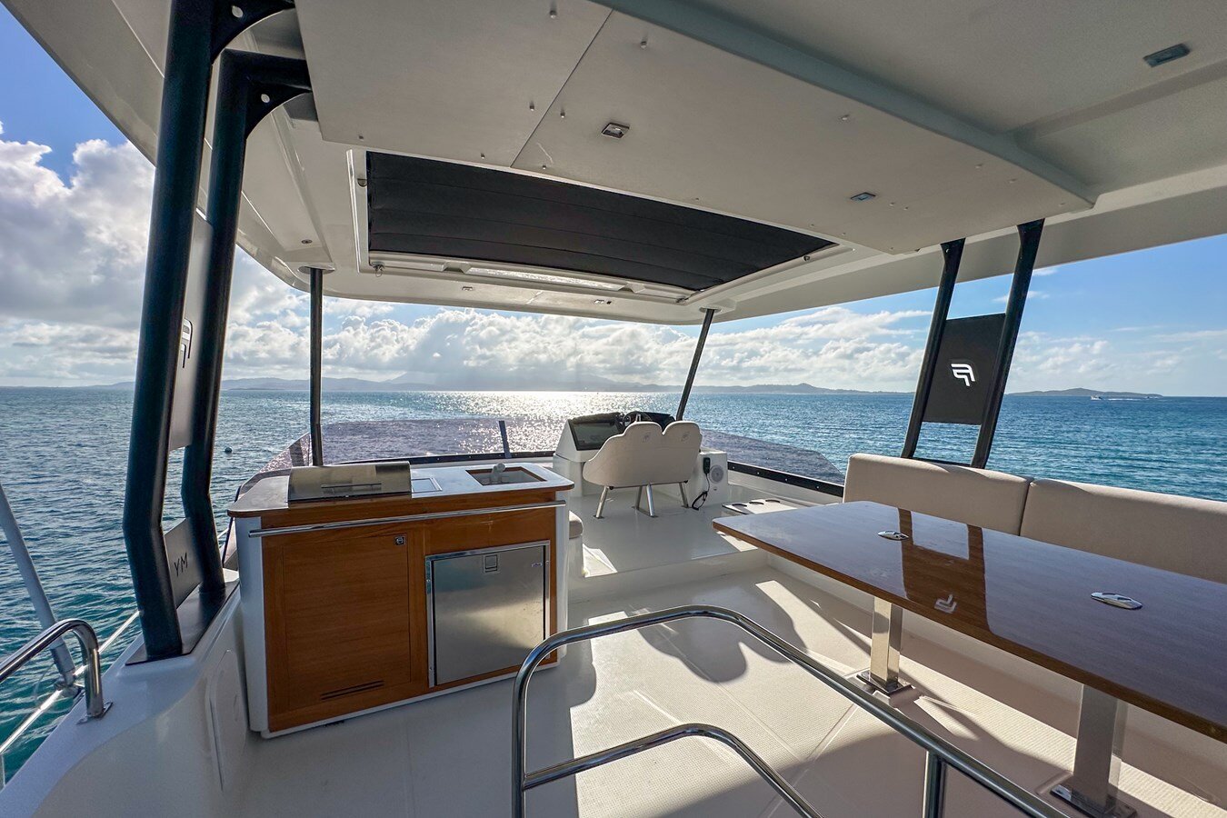 2022-fountaine-pajot-44-eea4b7