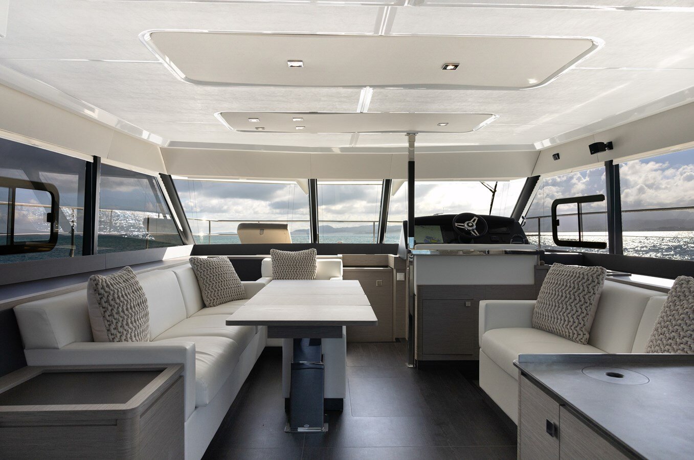 2022-fountaine-pajot-44-eea4b7