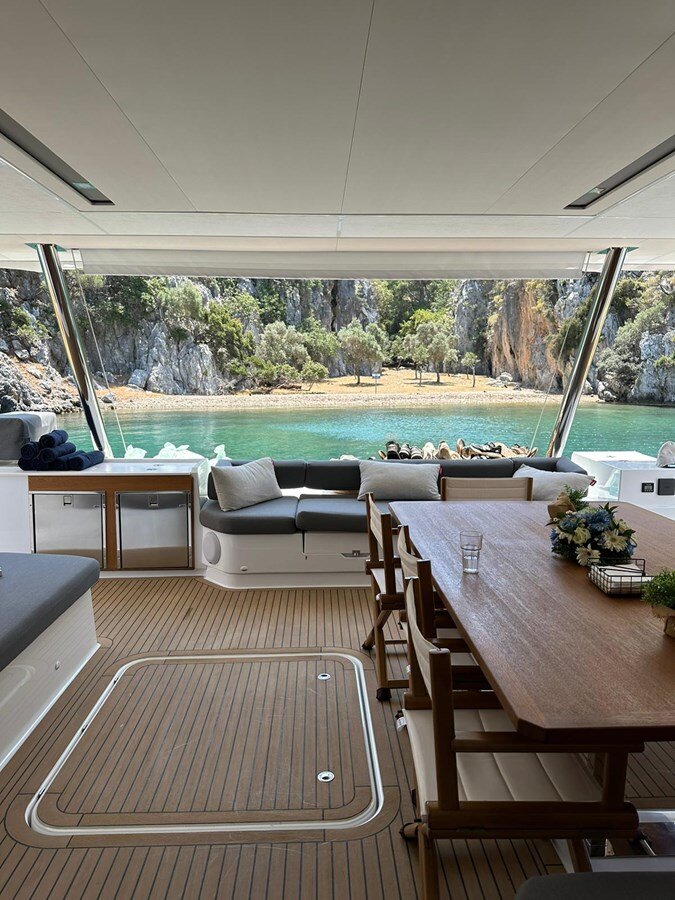 2022-fountaine-pajot-58-11-ef6d6c