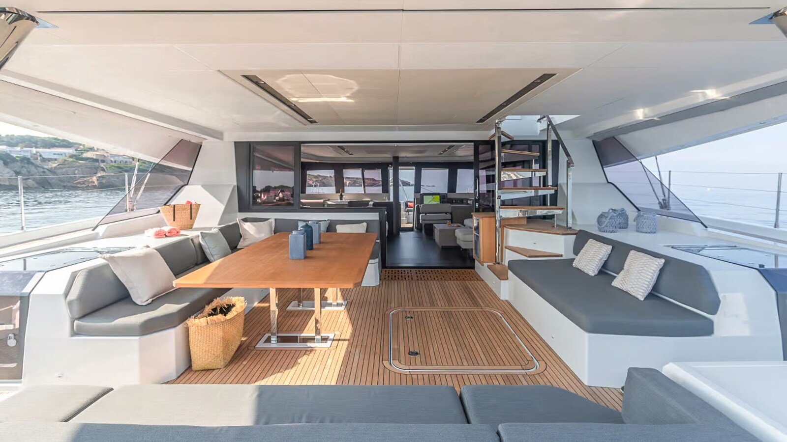 2022-fountaine-pajot-58-11-ef6d6c