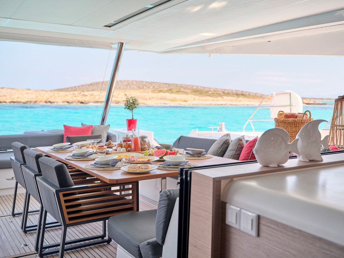 2022 FOUNTAINE PAJOT 61' 8