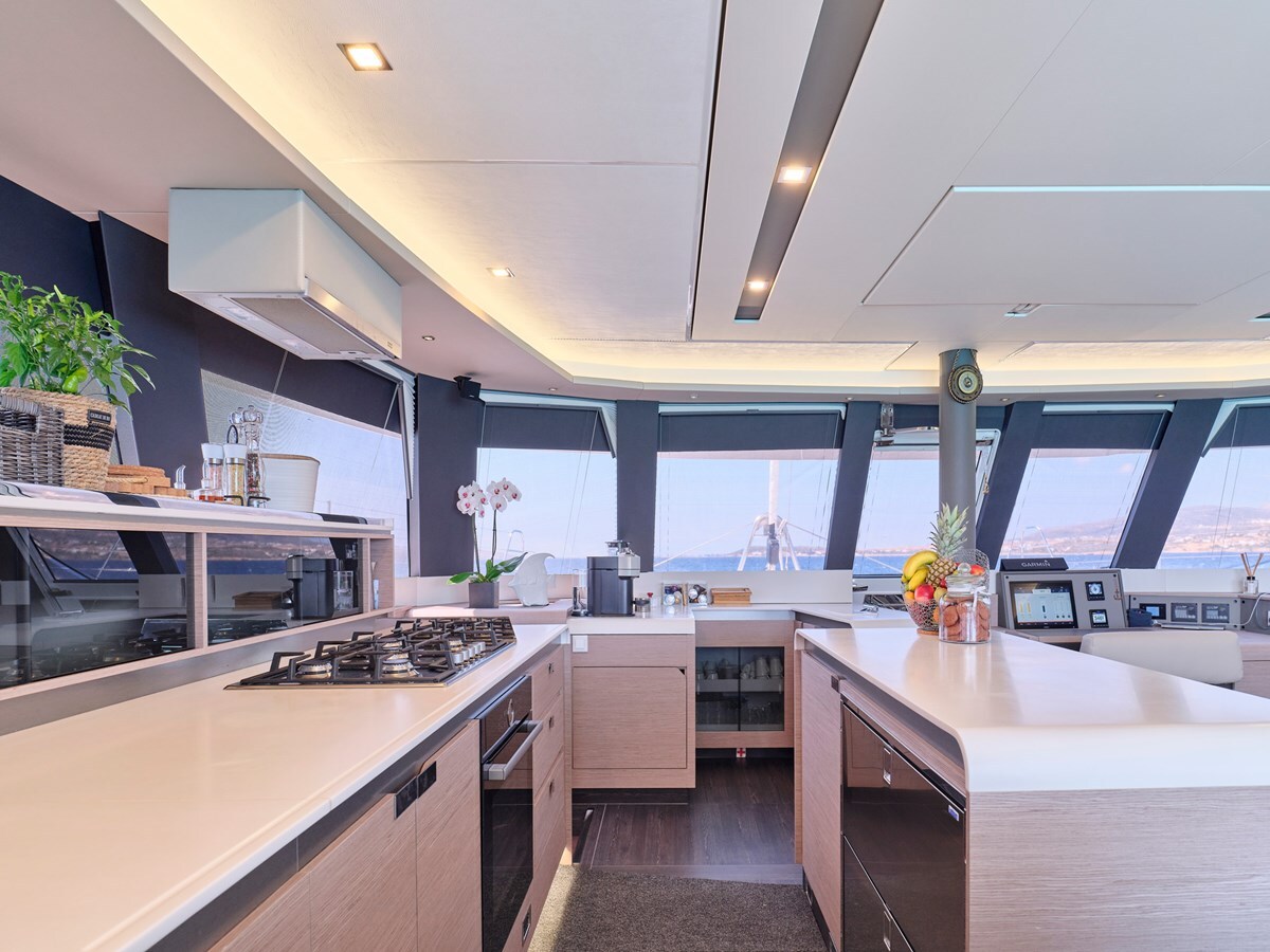 2022 FOUNTAINE PAJOT 61' 8