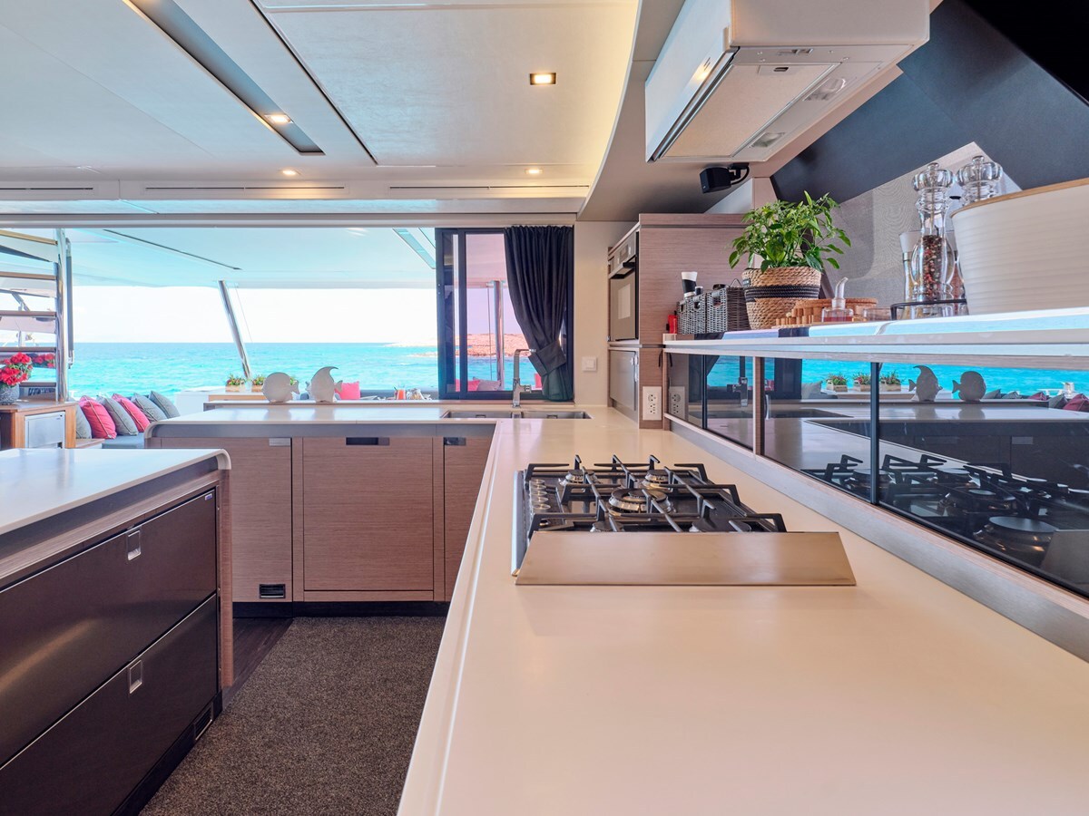 2022 FOUNTAINE PAJOT 61' 8