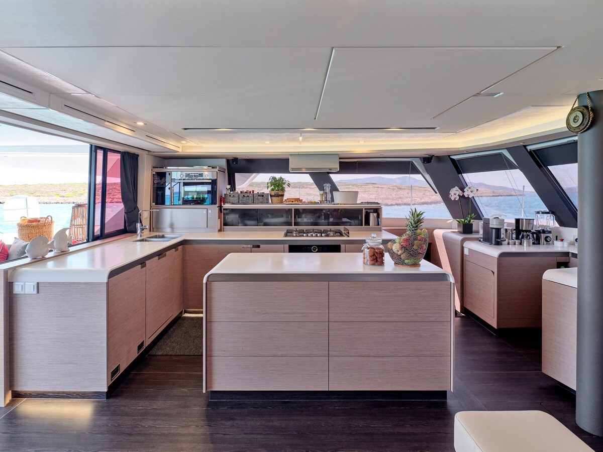 2022 FOUNTAINE PAJOT 61' 8