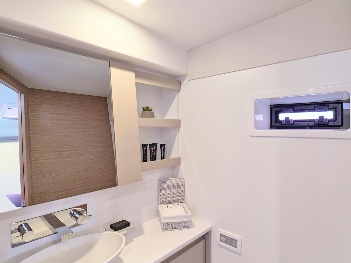 2022 FOUNTAINE PAJOT 61' 8